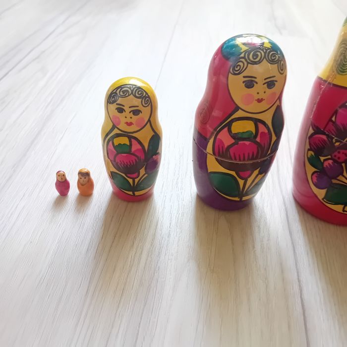 Matrioszka duża 7 sztuk drewno 40 lat