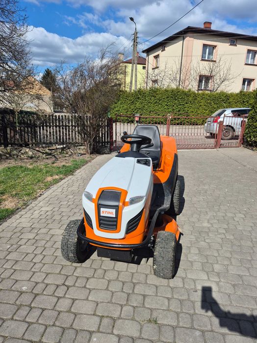 Traktorek do trawy stihl Rt