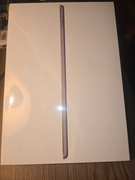 Nowy, nierozpakowany Apple iPad 9. generacji, 64 GB, Wi‑Fi, kolor Space Gray, model A2602.