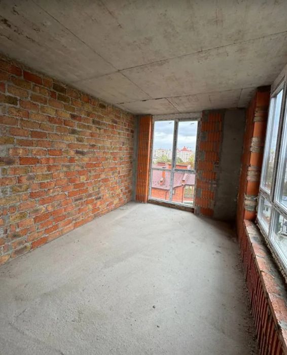 Продаж 2к квартири 65.41 кв. м на просп. Бандери Степана