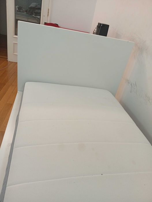 Vendo 1 cama em bom estado com pouco