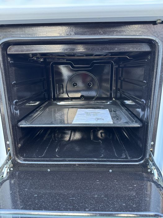 Плита електрична з духовкою електричною Bomann