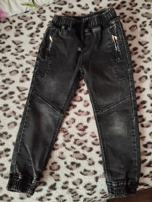 Продам джинси 110см