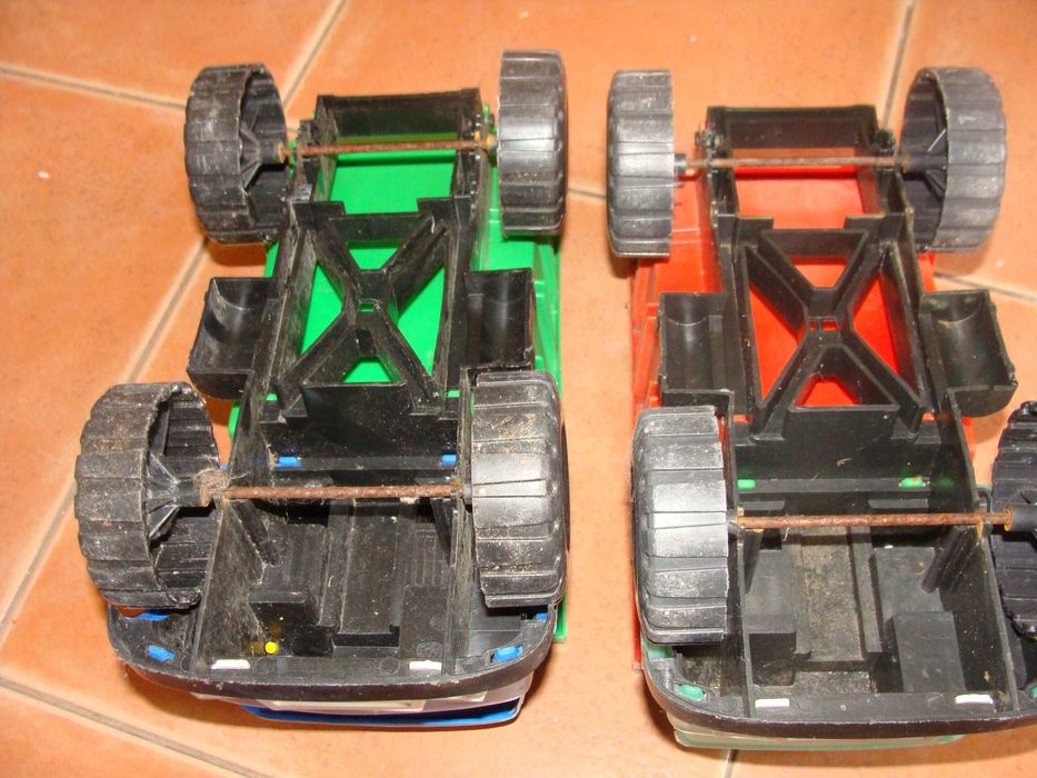 Camiões de Brinquedo Basculantes de Plástico Antigos - Irmãos Melo