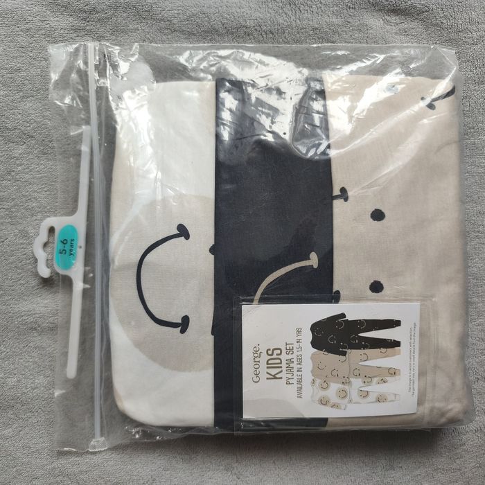 Zestaw piżam George 5-6 lat