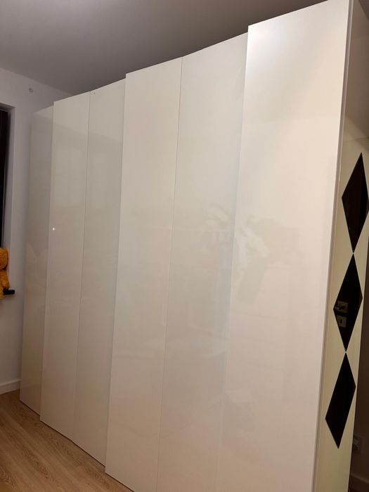 Duża szafa wysoki połysk