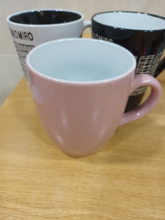 Três chávenas do António Miro.