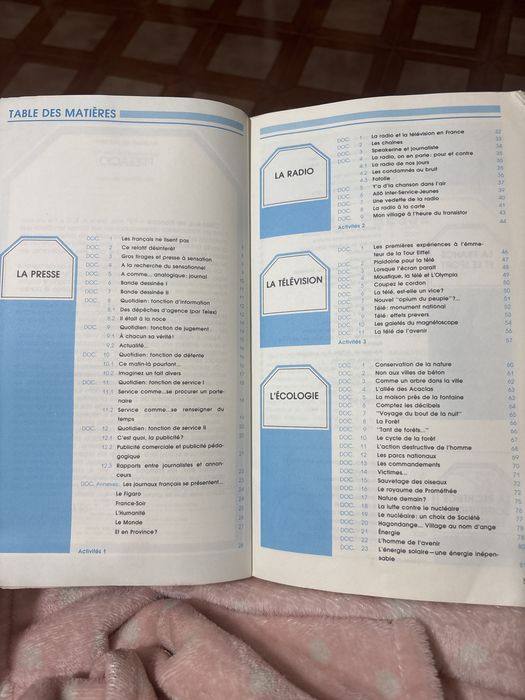 “Chez eux, les français” - 10° ano de escolaridade // Edições ASA