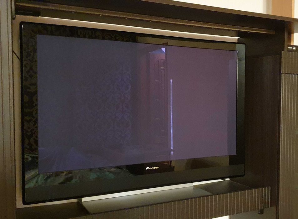Плазмовий телевізор Pioneer 42 дюйми в ідеалі