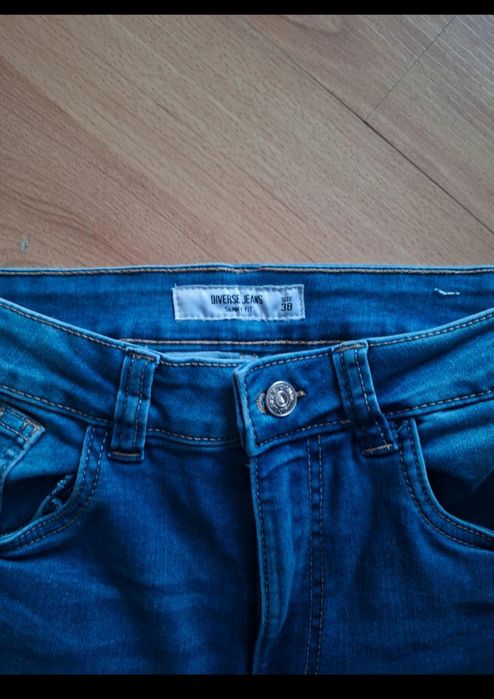 Nowe jeansy Diverse Push Up