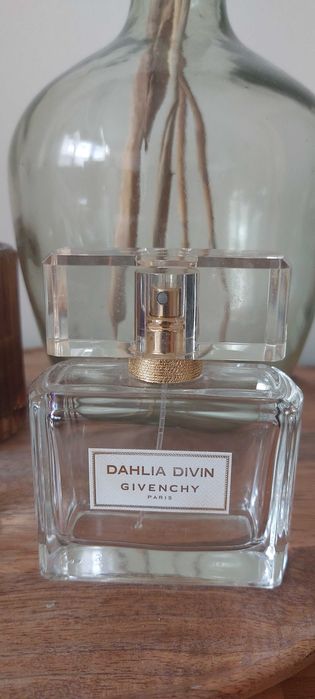 Puste flakony butelki po oryginalnych perfumach