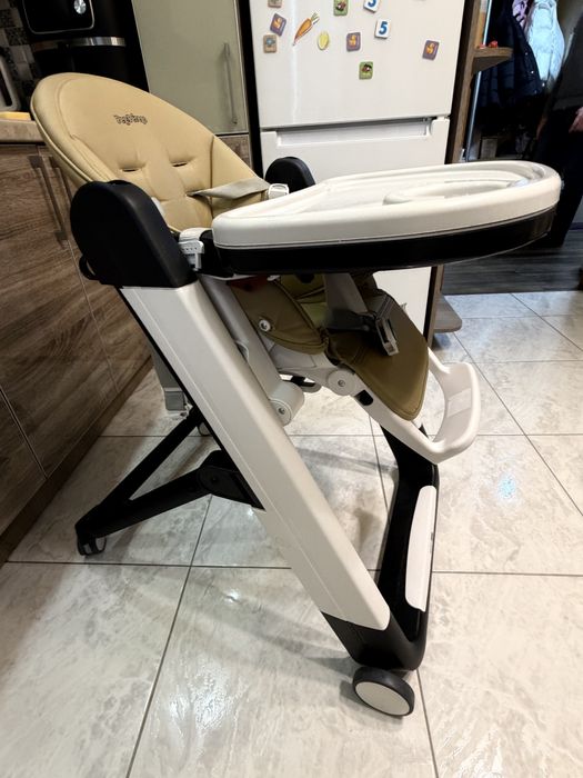 Siesta Follow Me Peg-Perego стільчик для годування-шезлонг