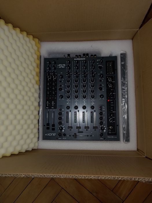 Mikser djski Allen&Heath Xone 92