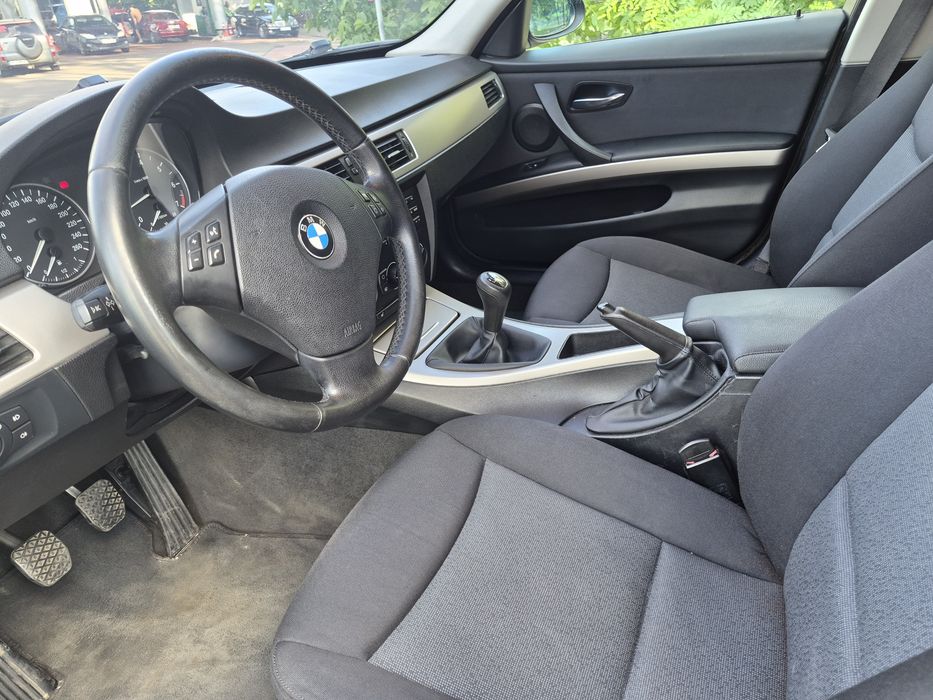 Продам  BMW 3 ( E90)