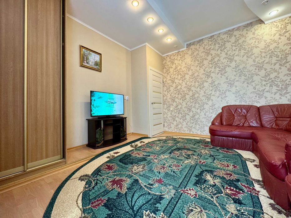 ApartPoltava Світлі 3-кімнатні апартаменти, ЦЕНТРА МІСТА ,КВЕД 5510