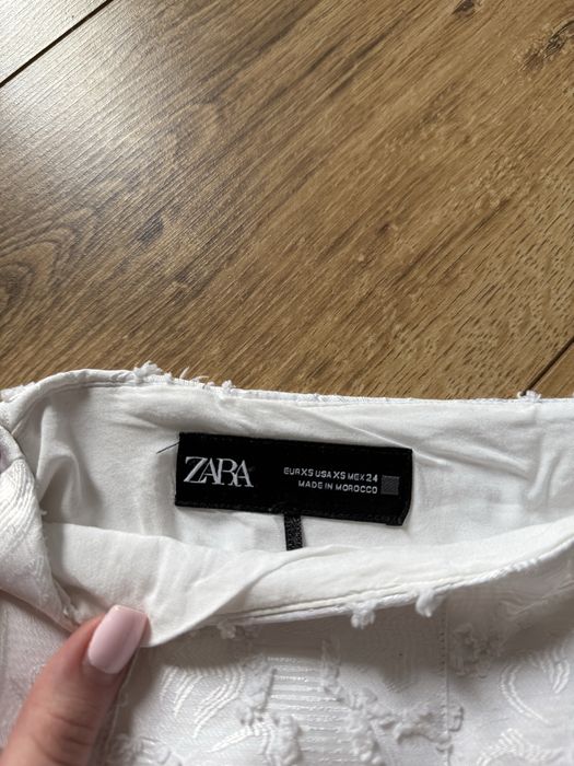 Біла спідниця Zara