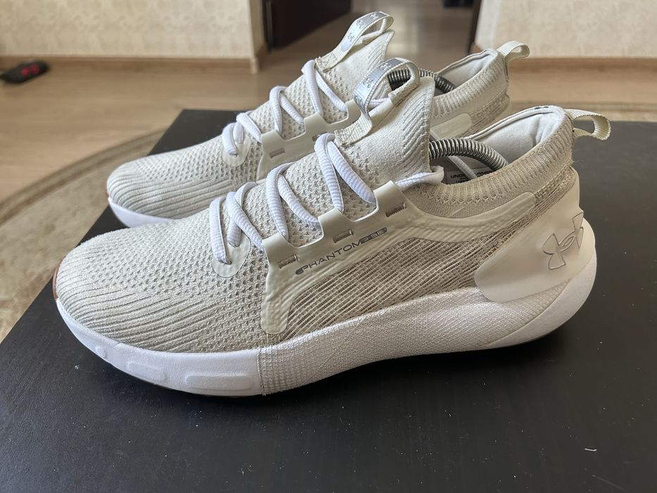 Чоловічі кросівки  Under Armour HOVR Phantom 3