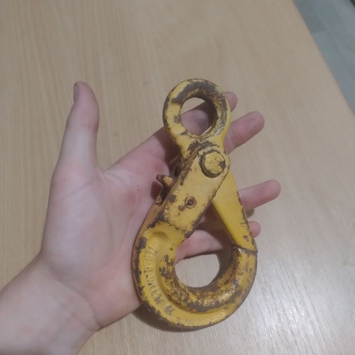Продам крюк для крана
