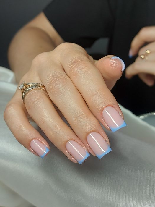 Маникюр и педикюр