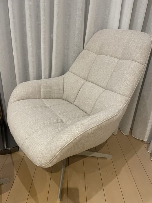 Cadeirão giratório Kave Home