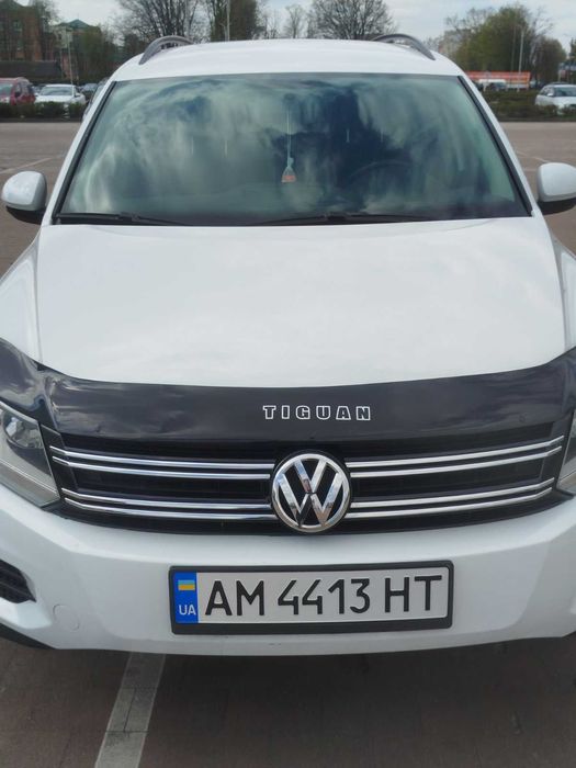 автомобіль фрльцваген тігуан