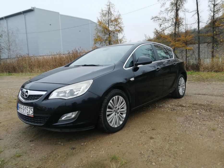 Opel Astra Drugi właściciel, Polski salon, bogate wyposażenie
