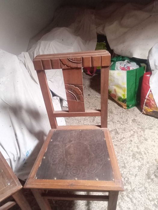 Cadeiras  antigas de madeira