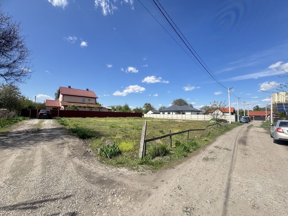 Продаж углової ділянки в Борисполі біля 6 школи вул. Дружби