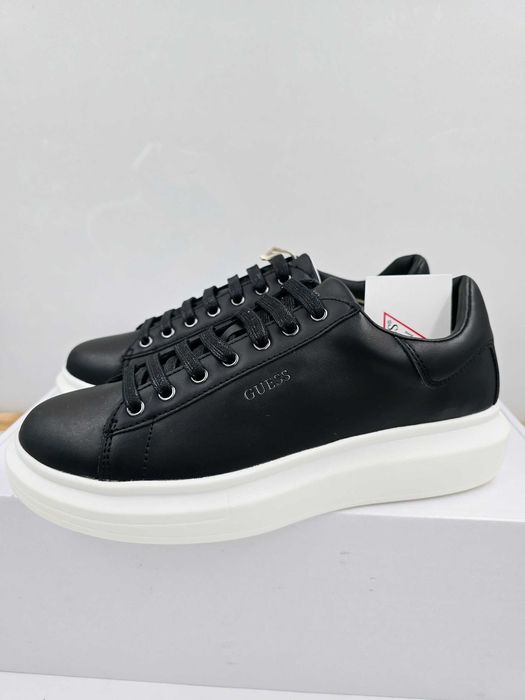 Sneakersy skórzane lekkie UNISEX  GUESS  czarne R.43 GU74A