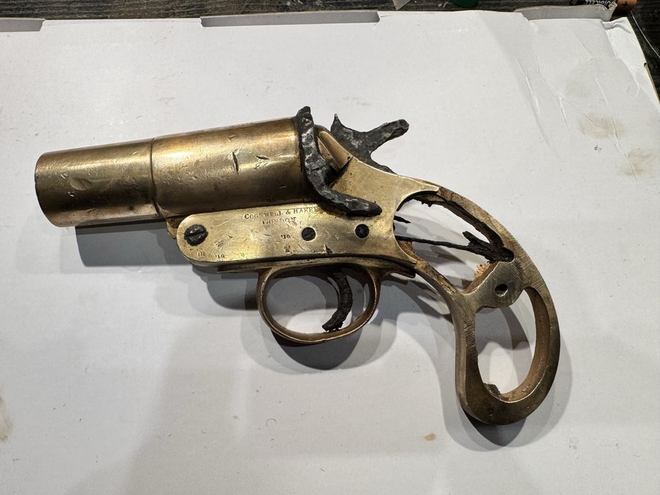 Par de pistolas de sinalizaçao primeira Guerra Mundial.