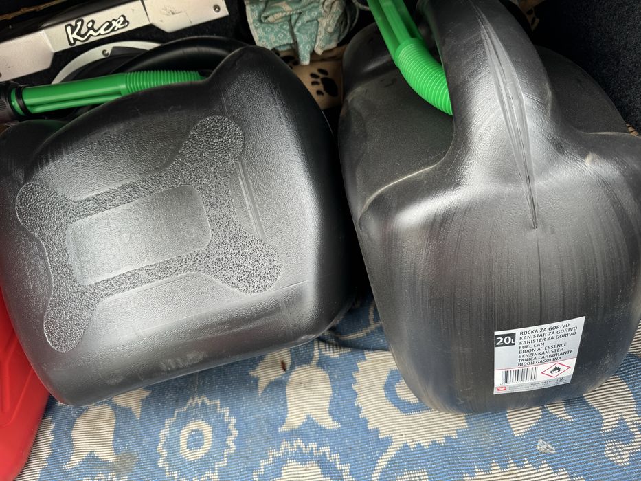 Канистра 20л, 10л, 5л, с лейкой