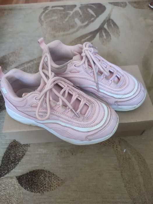 Гарні кросівки для дівчинки "Fila"32 розмір