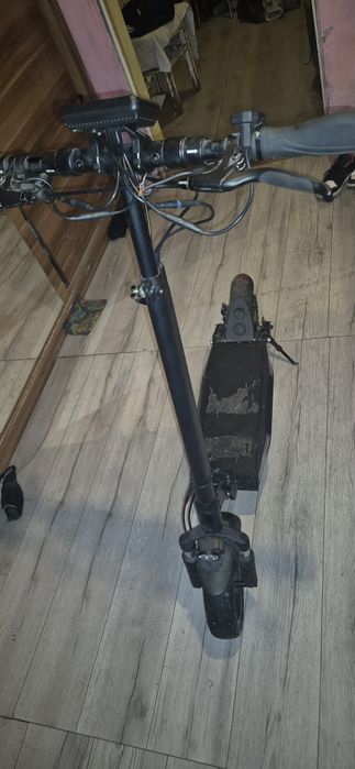 Sprzedam hulajnogę elektryczna na części