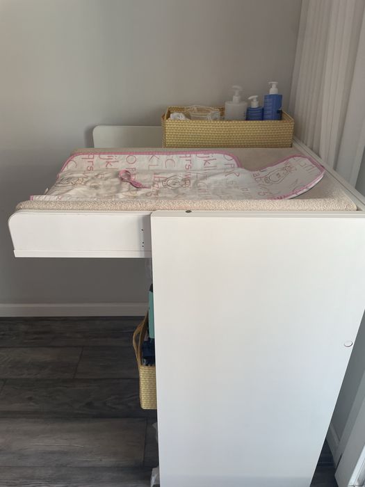 Trocador e secretária Smastad Ikea branco