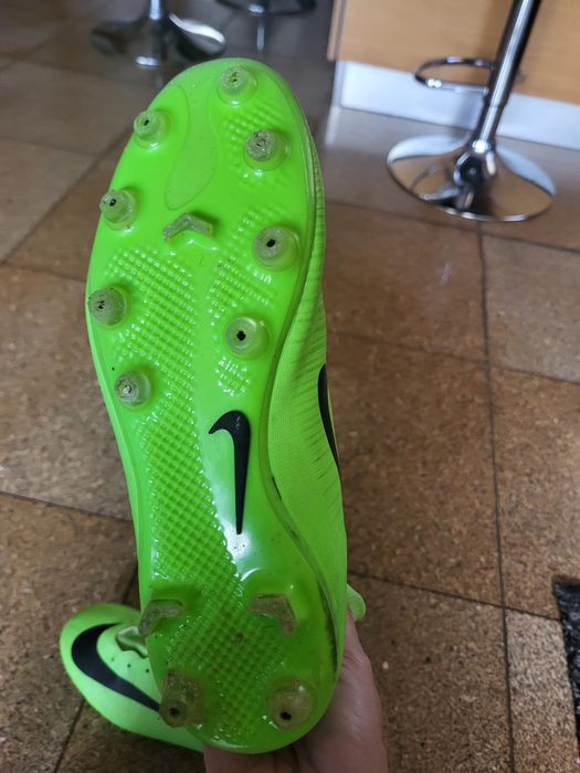 Chuteiras Nike verdes