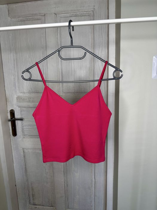 Crop top różowy na szelkach ramiączkach New Look