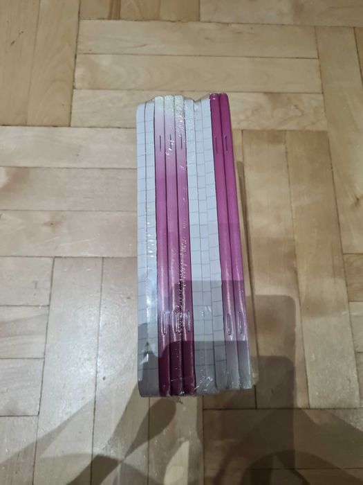 Zeszyty w jedną linię 80 kartek. 10szt