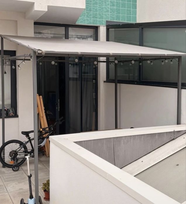 Pérgola Metálica com Toldo – 233 × 238 cm