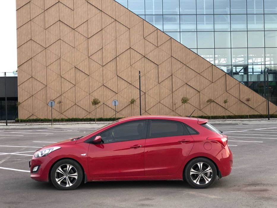 Hyundai i30 1.6 II покоління хетчбек червона хюндай