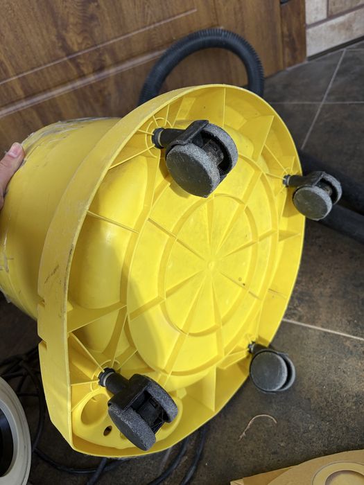 Пилосос karcher wd2