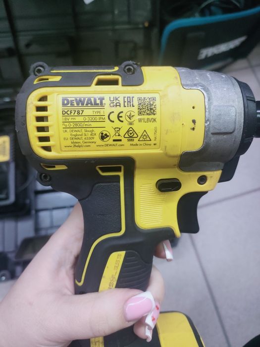 DeWalt Zakrętarka udarowa