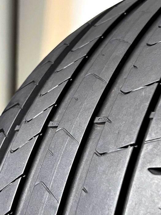 Pneus Pirelli Pzero PZ4 Elect (EV) - 235/35/20 - Como NOVOS