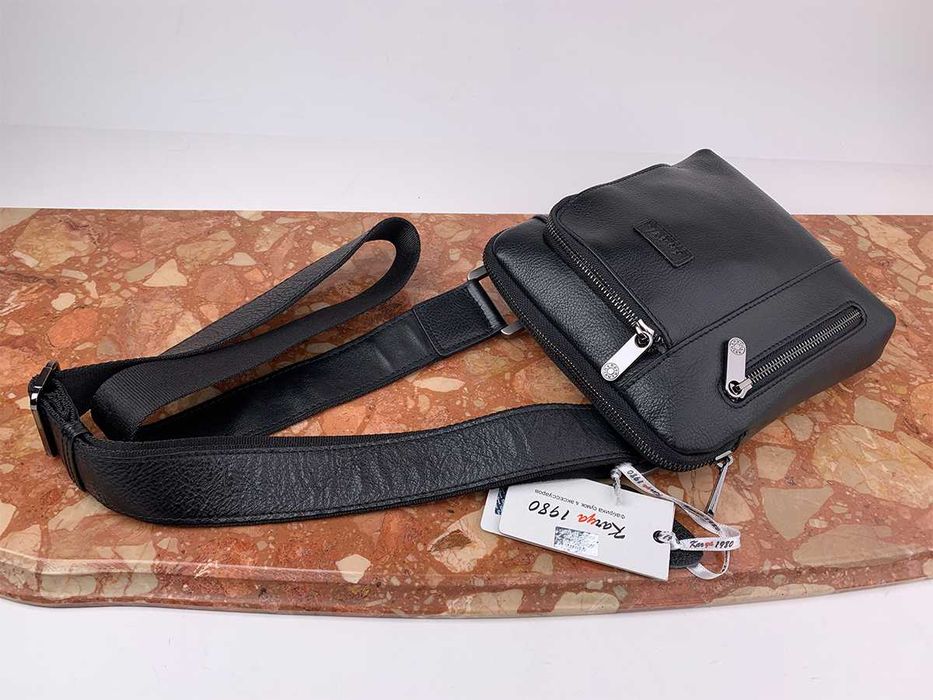 Сумка мужская кожаная на молнии планшет кросс боди Karya 0508 черная