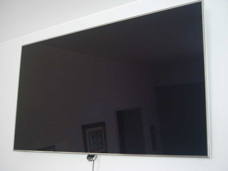Smart tv Samung de 46 polegadas.