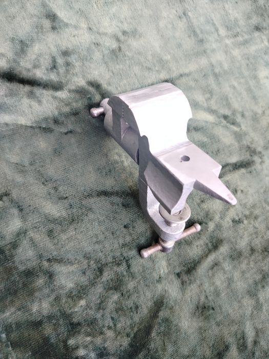 Тиски настольные мини.