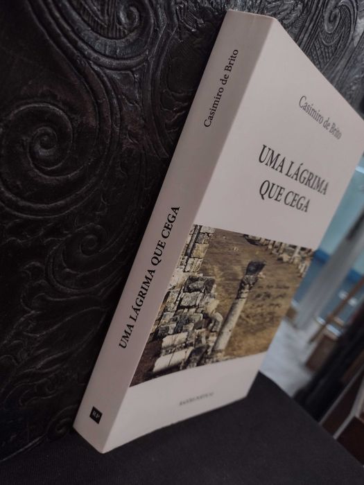 Uma Lágrima que Cega - Casimiro de Brito