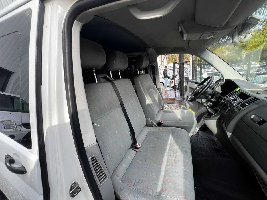 VW Transporter 1.9 TDI 9 Lugares