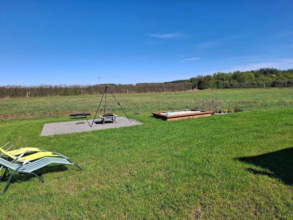 Domek wśród Jabłonek-domek do wynajęcia nieopodal  Sandomierza i Jeziora Tarnobrzeskiego