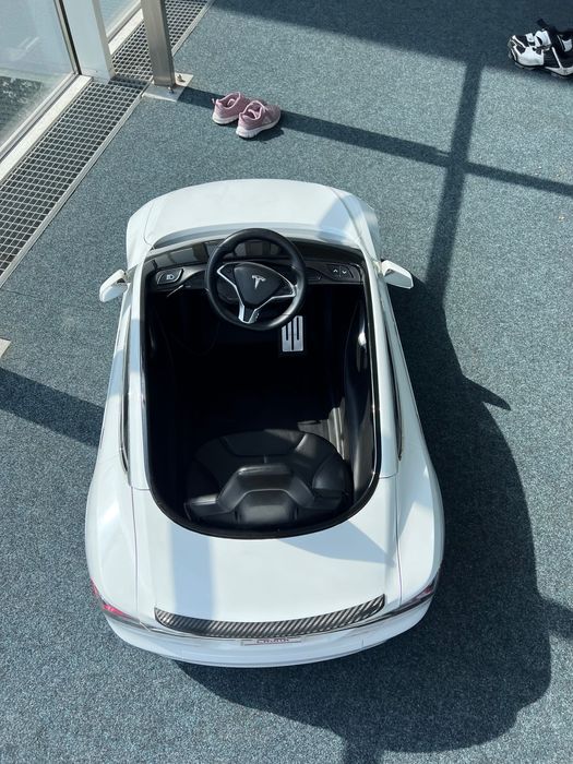 Mini Tesla dla dzieci