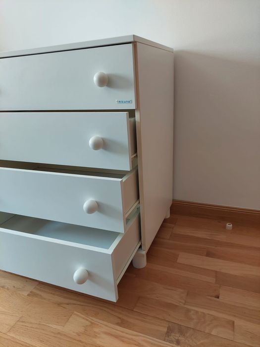 Cómoda branca Micuna